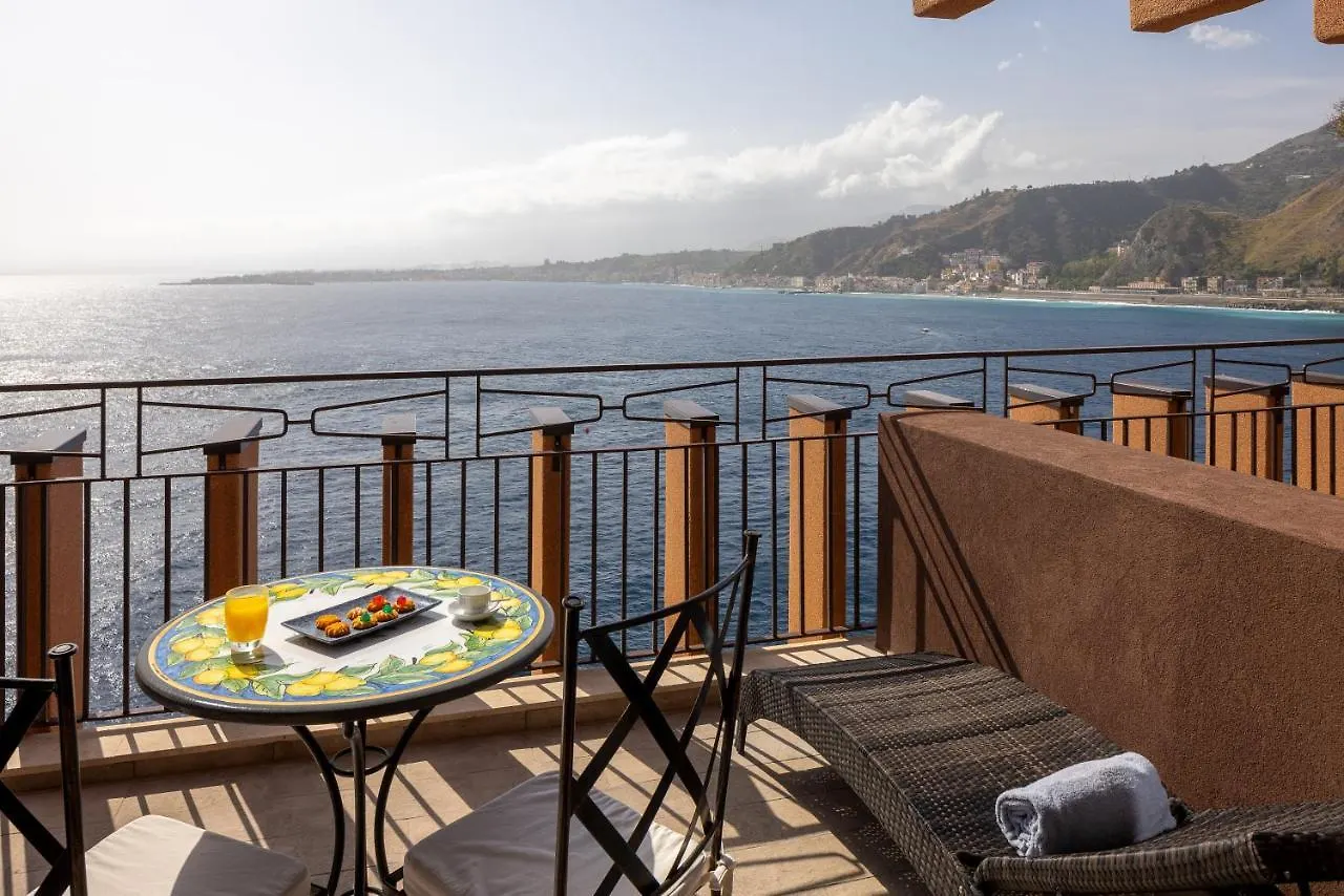 Una Hotels Capotaormina 4*, Taormina Italia
